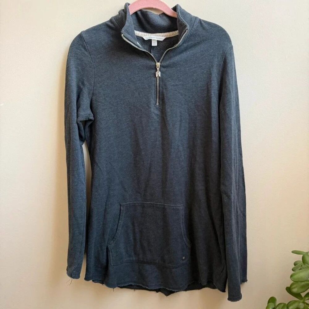 Victoria’s Secret black 1/4 zip Size M
